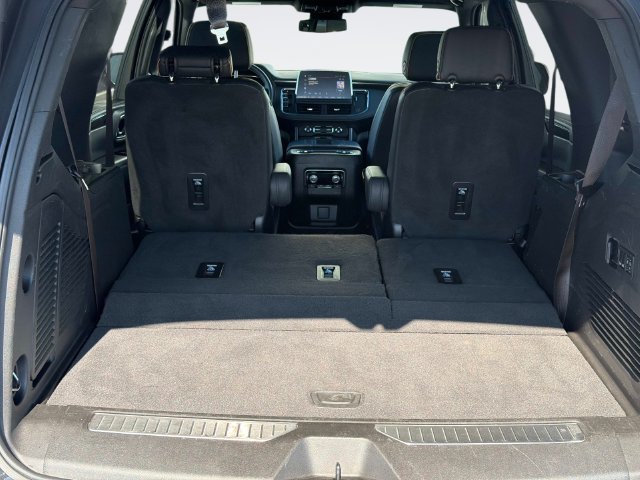 Used 2023 GMC Yukon AT4 w/ AT4 Premium Plus Package AWD/4WD image 19