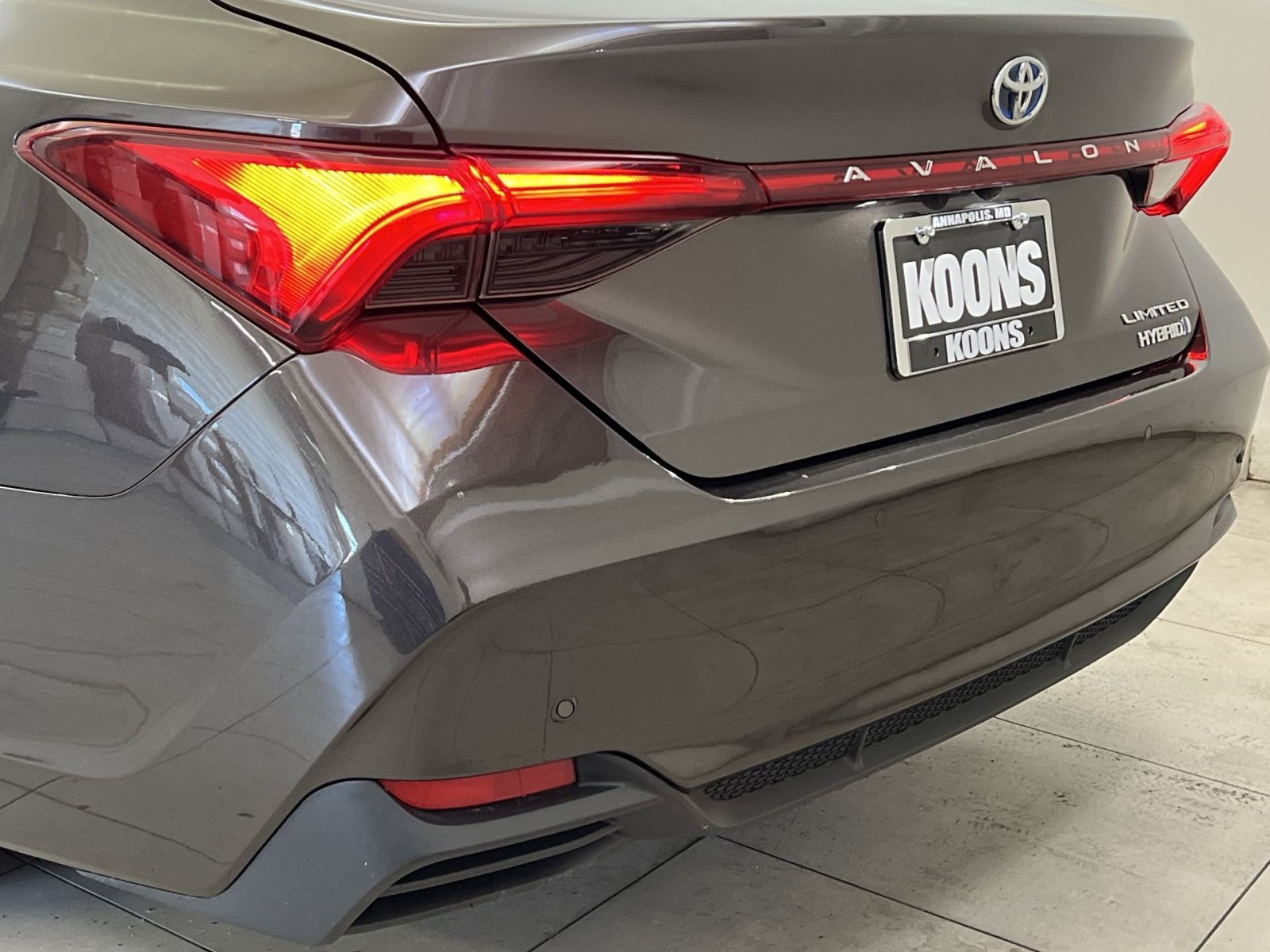 Used 2020 Toyota Avalon Limited w/ Advanced Safety Package FWD image 30