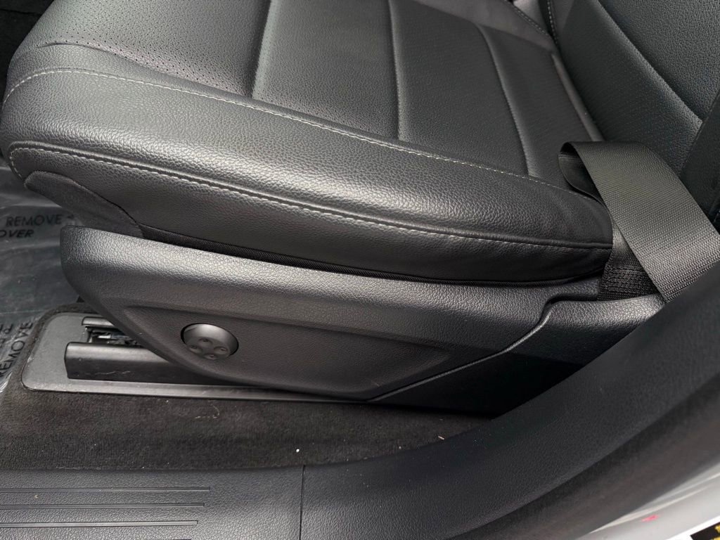 Used 2025 Mercedes-Benz GLE 350 4MATIC image 11