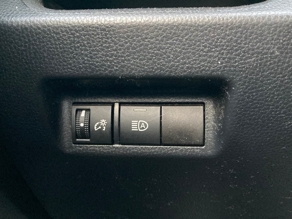 Used 2019 Toyota RAV4 LE w/ Carpet Mat Package AWD/4WD image 11