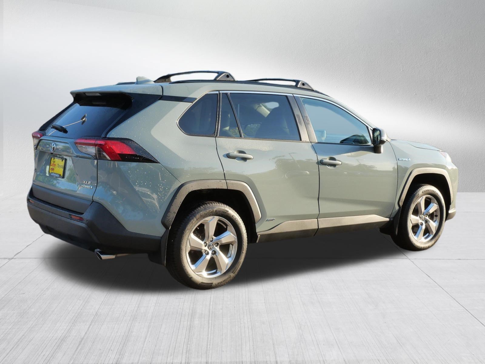 Certified 2021 Toyota RAV4 XLE Premium AWD/4WD image 8