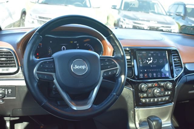 Used 2020 Jeep Grand Cherokee Overland AWD/4WD image 23