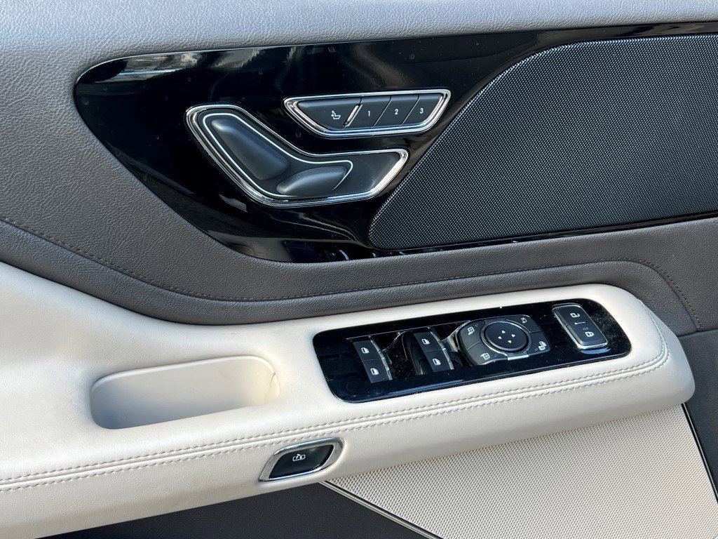 Certified 2023 Lincoln Aviator AWD w/ Elements Package image 19