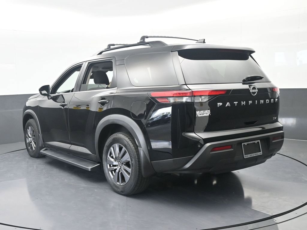 Used 2024 Nissan Pathfinder SV FWD image 4