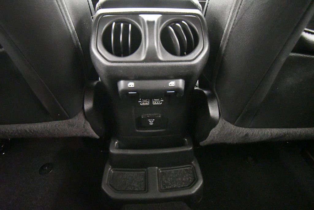 Used 2022 Jeep Wrangler Unlimited Sahara w/ Cold Weather Group AWD/4WD image 14