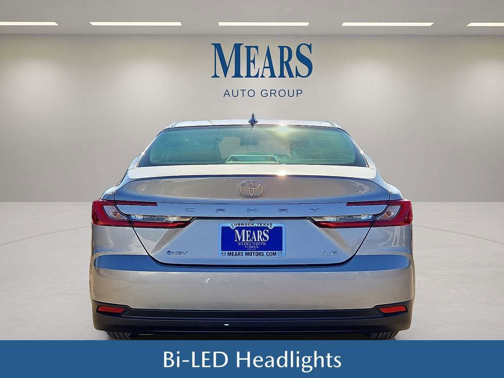 Used 2025 Toyota Camry LE image 5