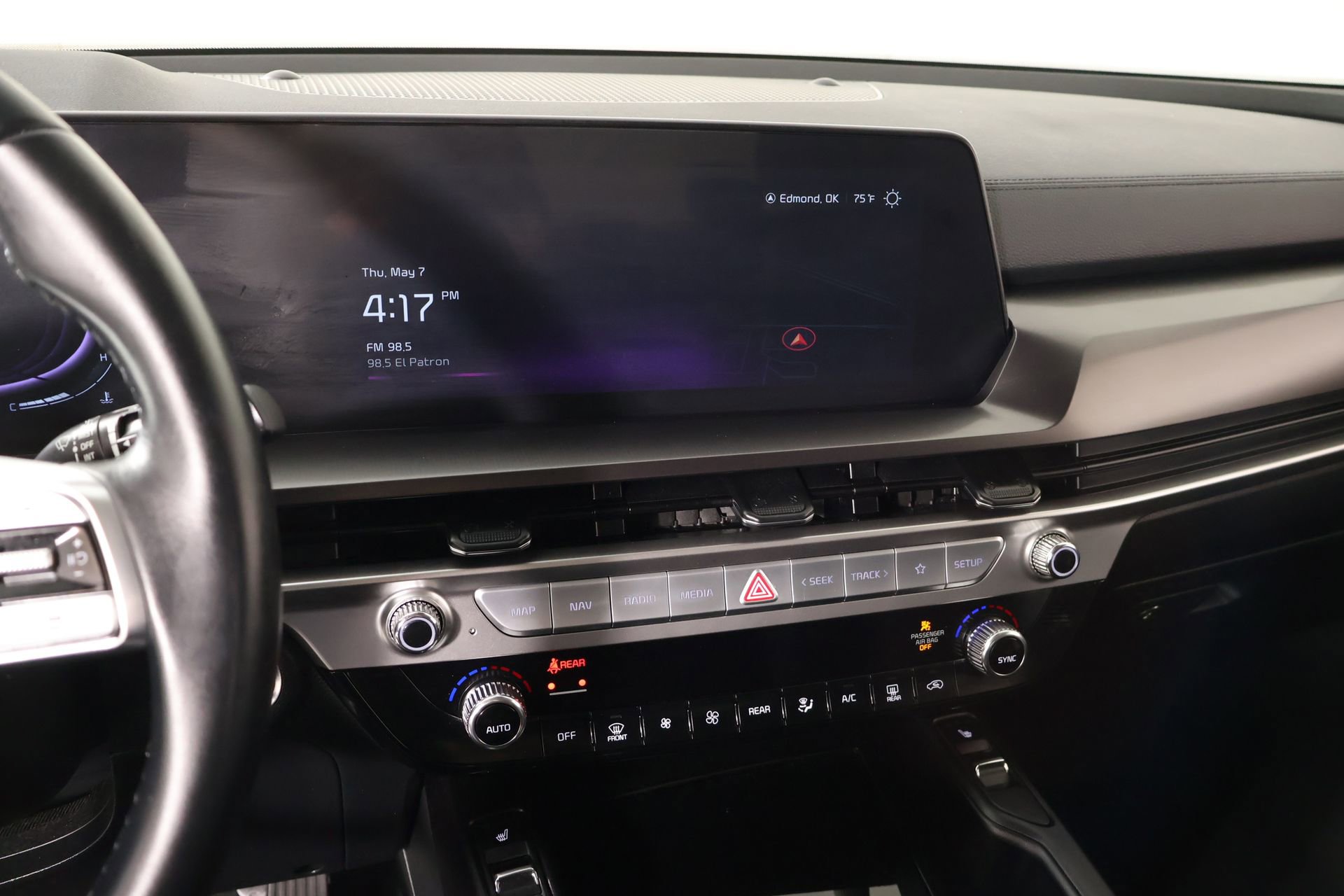 Used 2024 Kia Telluride S FWD image 5