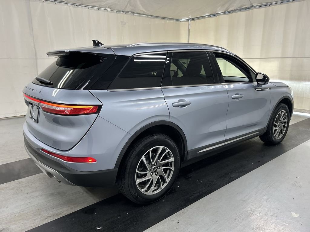 Used 2022 Lincoln Corsair Standard w/ Equipment Group 101A image 2