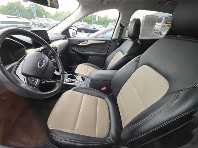 Used 2021 Ford Escape Titanium w/ Titanium Elite Package FWD image 32