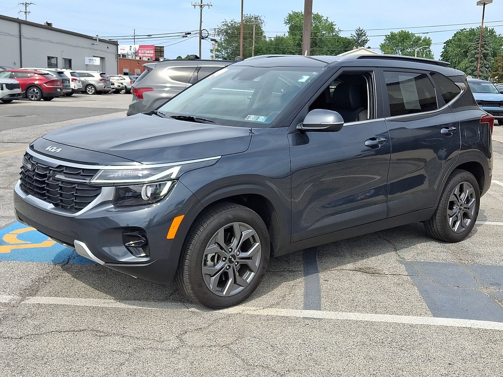 Used 2024 Kia Seltos S AWD/4WD image 6