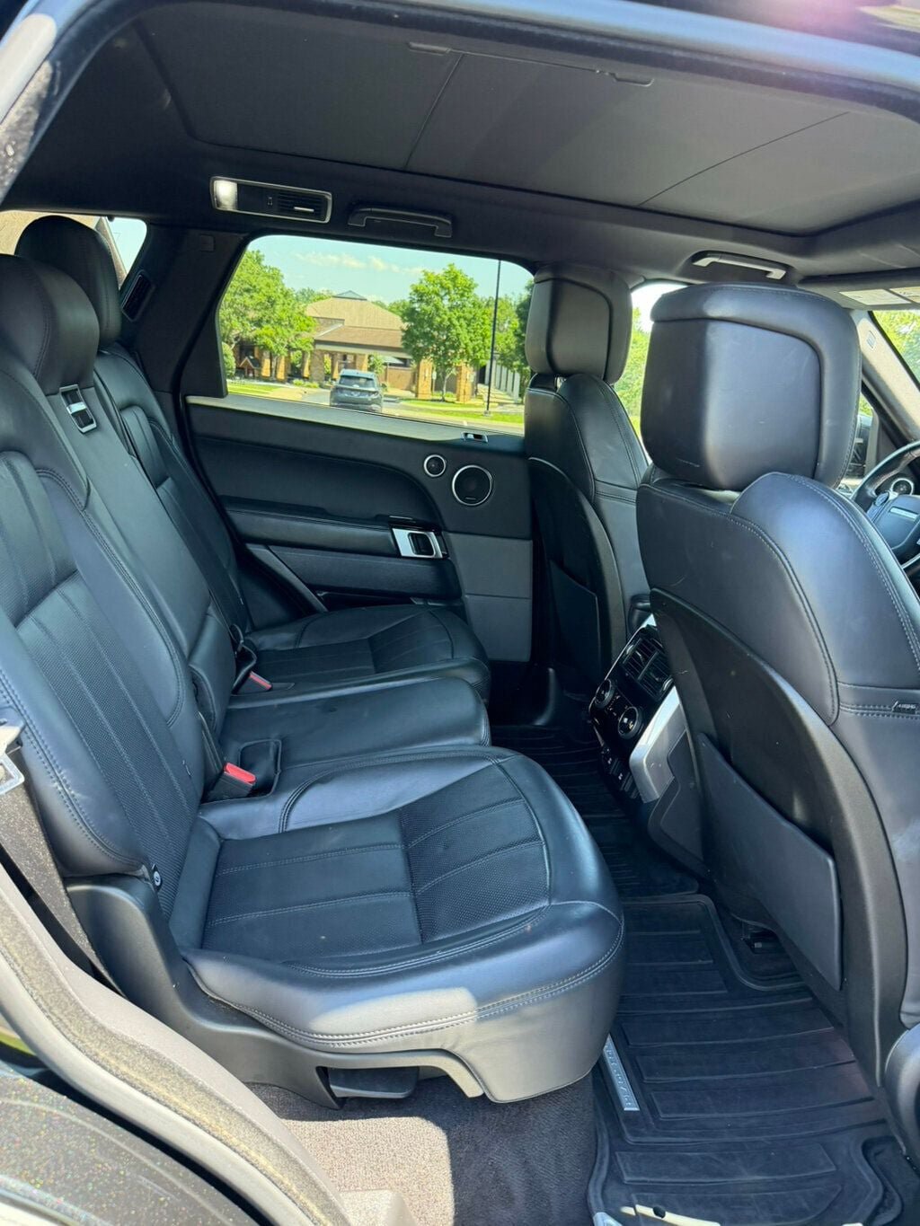 Used 2018 Land Rover Range Rover Sport Supercharged AWD/4WD image 12