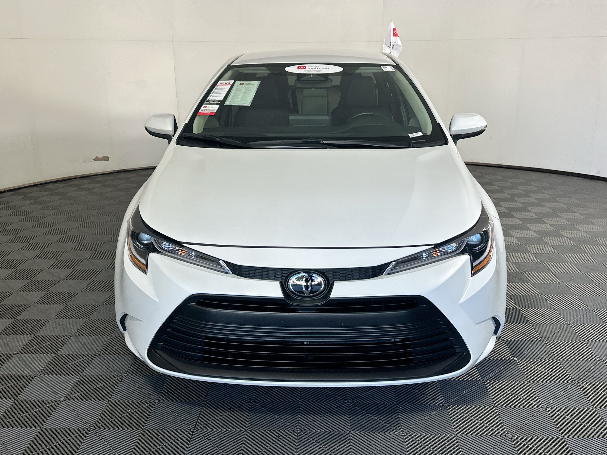 Certified 2025 Toyota Corolla LE FWD image 8