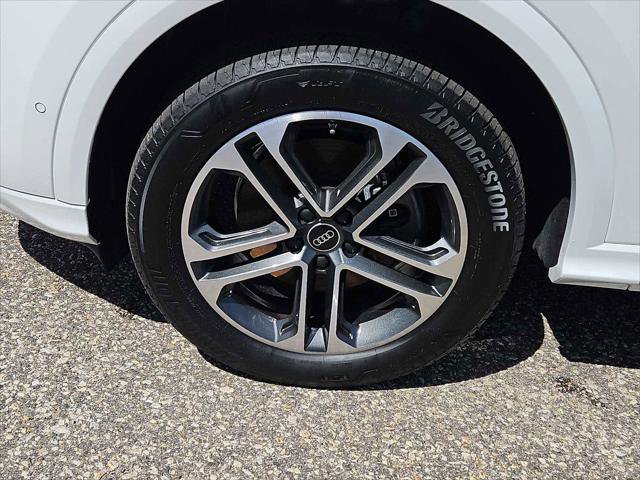 Certified 2025 Audi Q5 Premium w/ Convenience Package AWD/4WD image 2