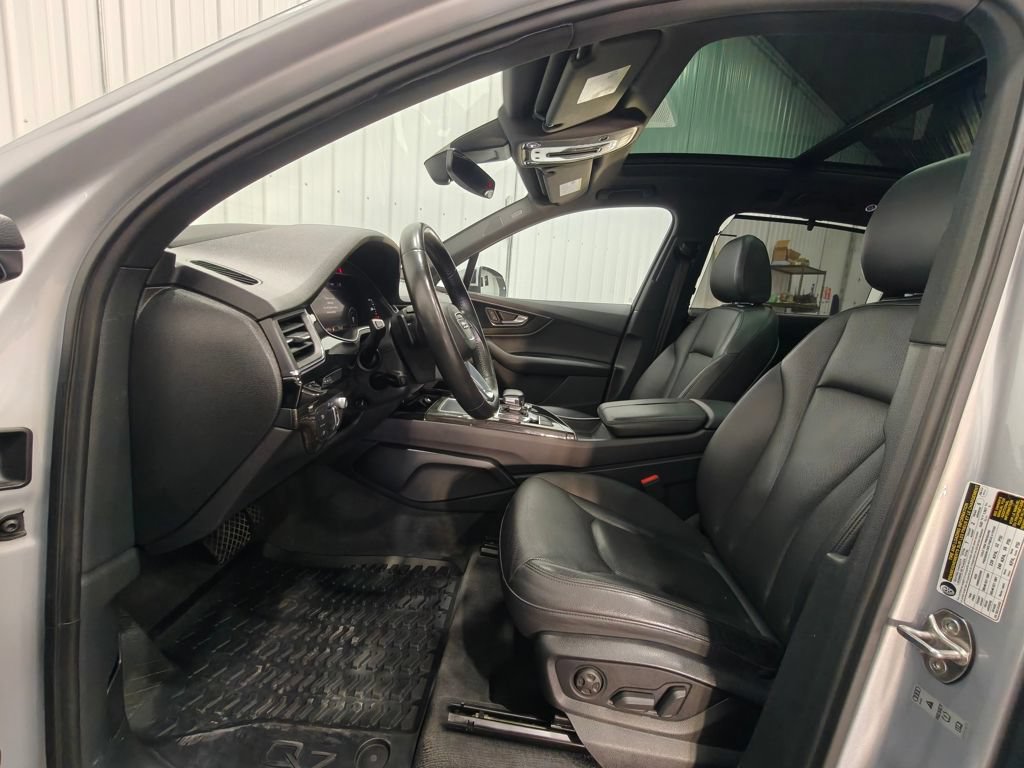 Used 2017 Audi Q7 3.0T Prestige AWD/4WD image 30