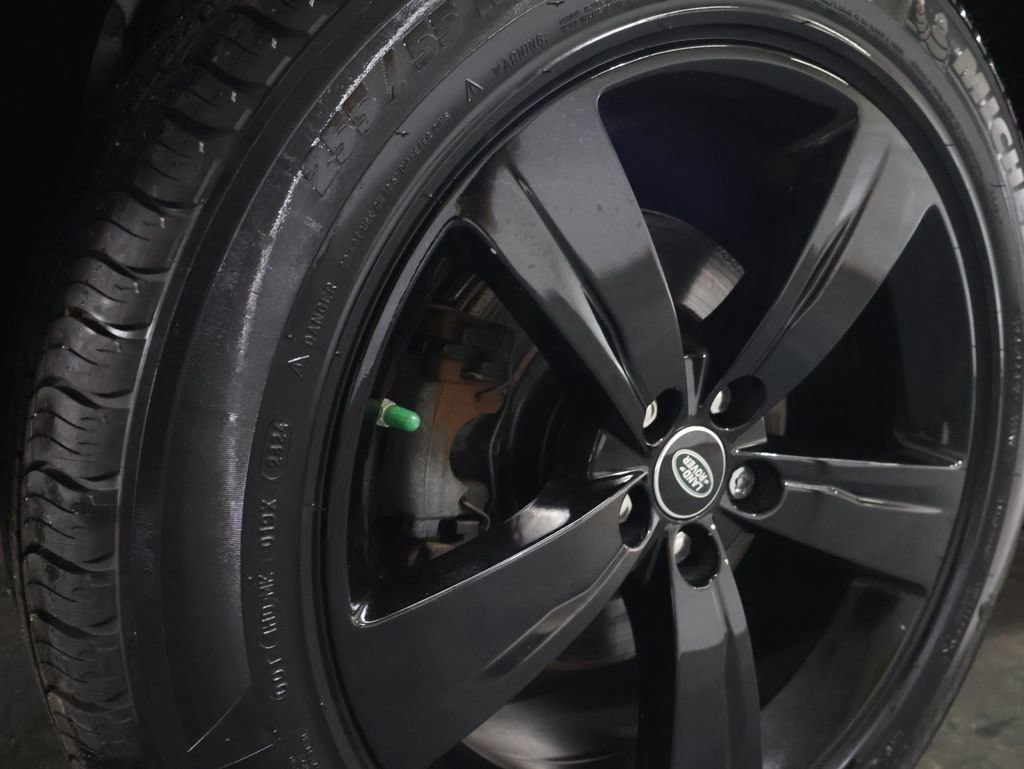 Used 2018 Land Rover Range Rover Velar S image 31