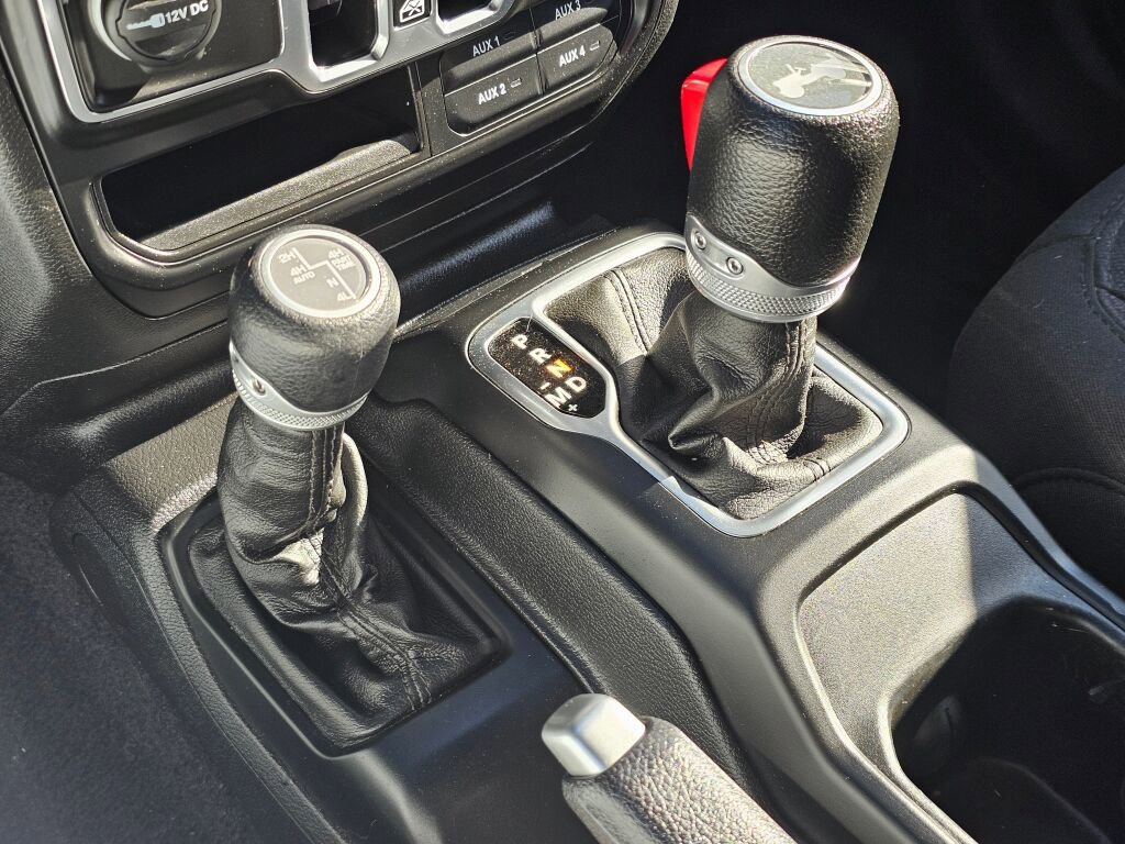 Used 2023 Jeep Wrangler Unlimited w/ Cold Weather Group image 25