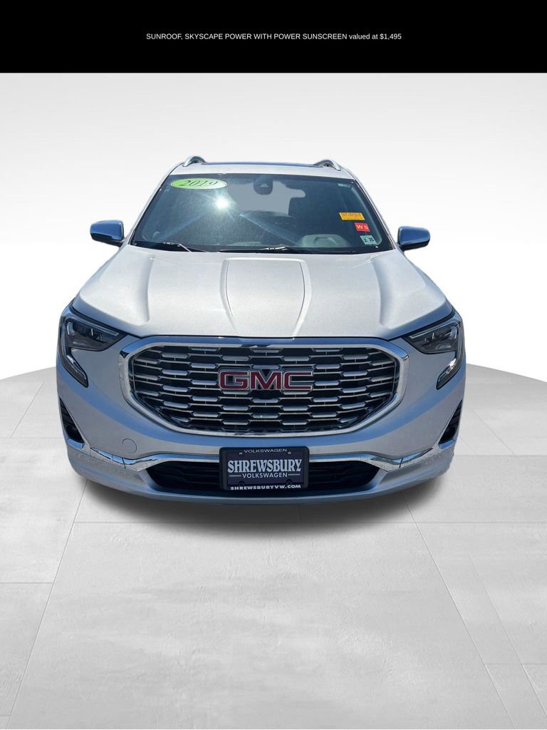 Used 2019 GMC Terrain Denali w/ Driver Alert Package II AWD/4WD image 2