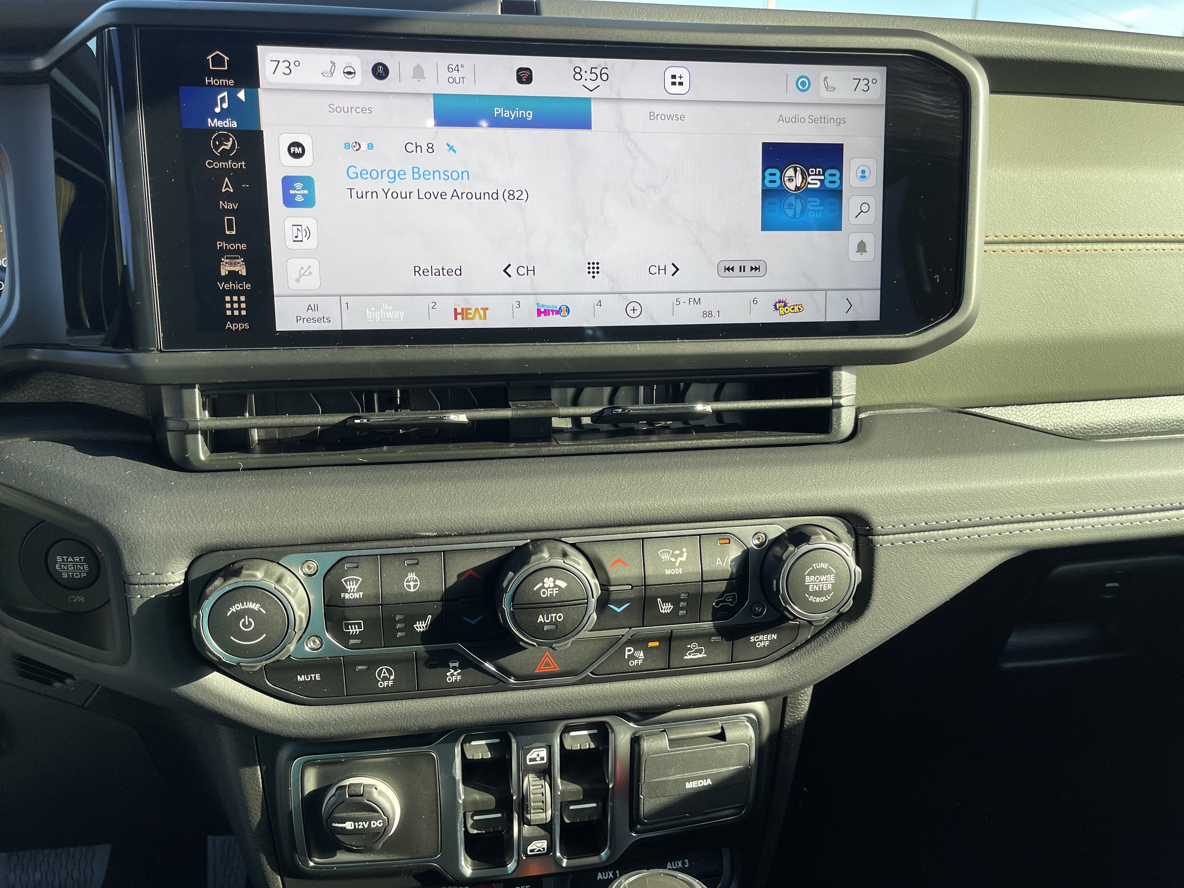 New 2025 Jeep Gladiator Mojave image 25