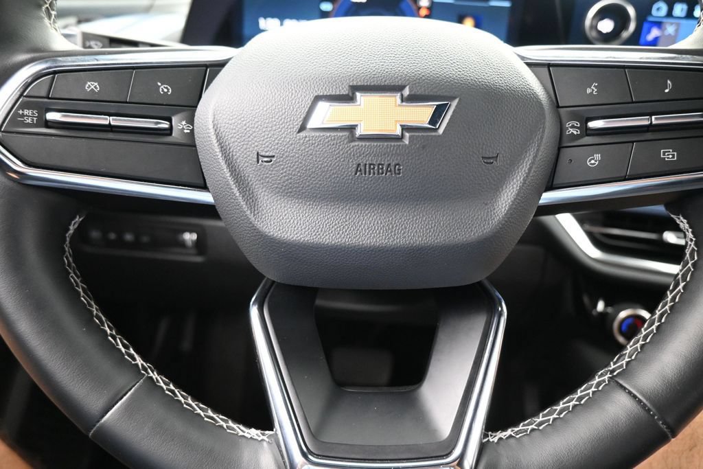 Used 2026 Chevrolet Equinox EV LT FWD image 36