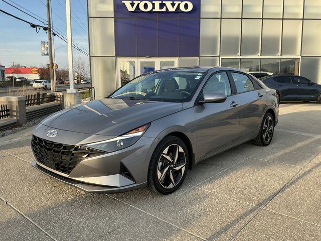 Used 2023 Hyundai Elantra SEL w/ Convenience Package image 1