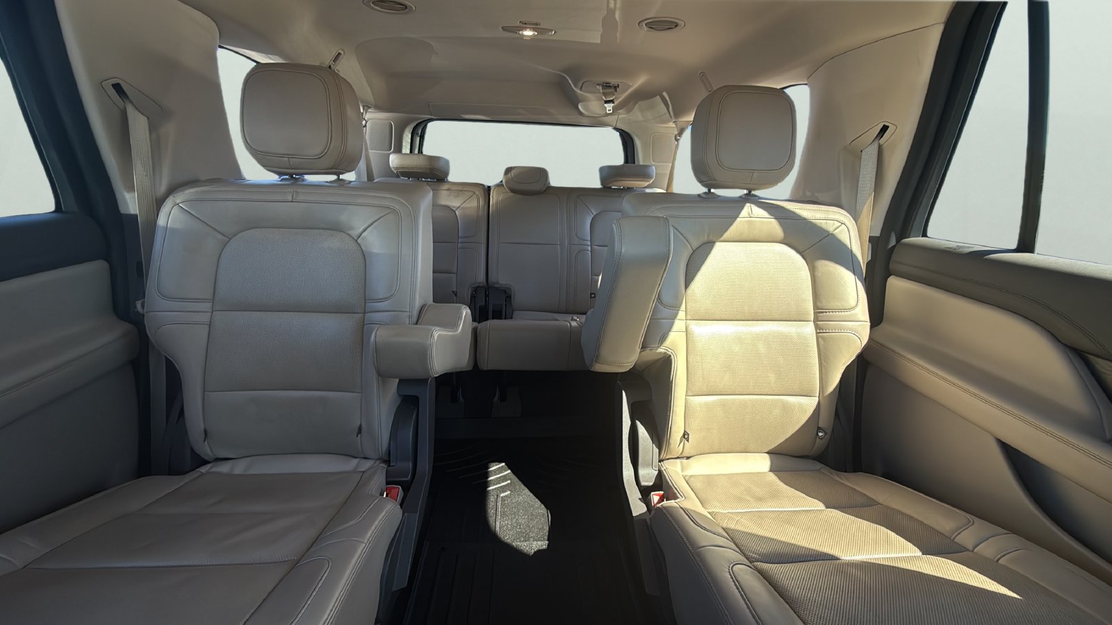 Certified 2023 Lincoln Navigator L Reserve AWD/4WD image 25