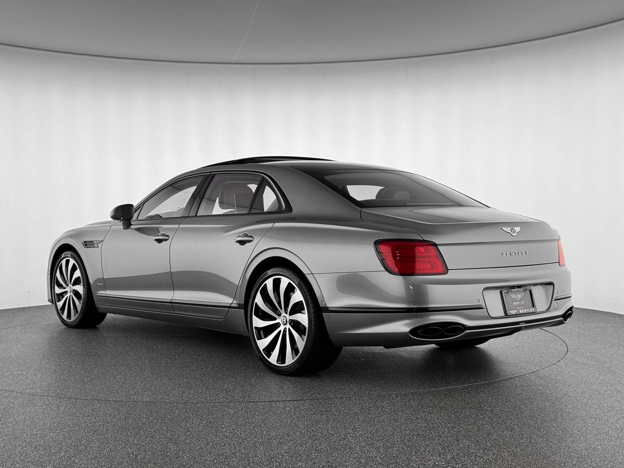 Used 2023 Bentley Flying Spur Azure image 3
