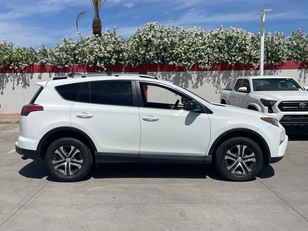 Used 2018 Toyota RAV4 LE w/ Carpet Mat Package image 3