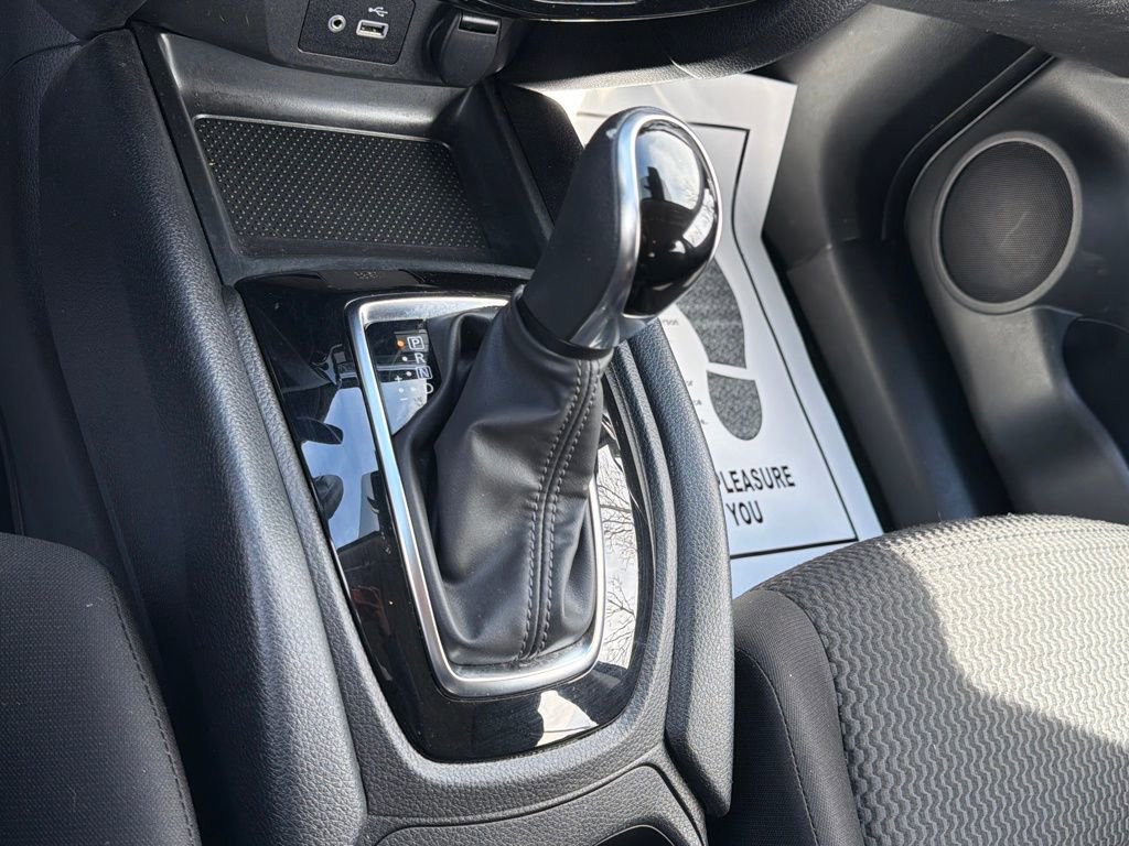 Used 2022 Nissan Rogue Sport S image 23