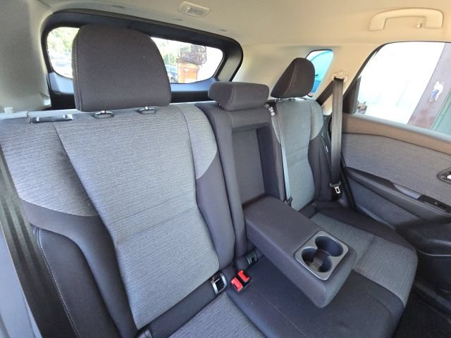 Used 2023 Nissan Rogue SV FWD image 16