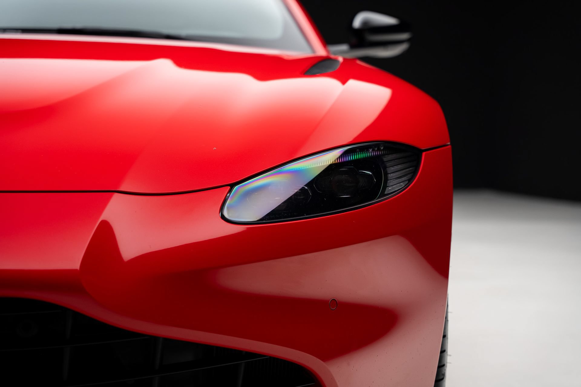 Used 2023 Aston Martin V8 Vantage Coupe RWD image 10