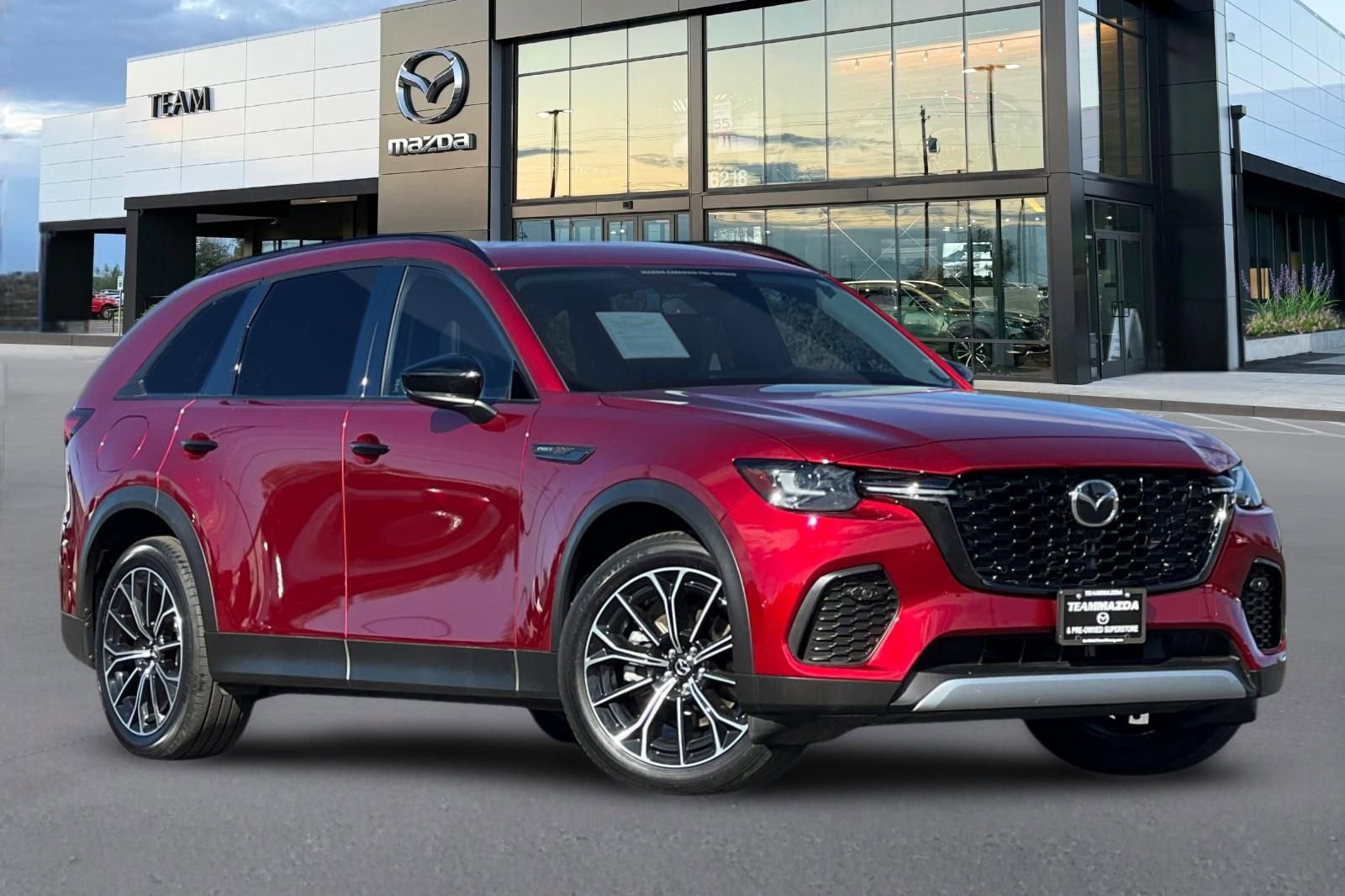 Certified 2025 MAZDA CX-70 Plug-In Hybrid w/ Premium Pkg image 2