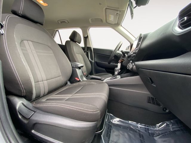 Used 2020 Hyundai Venue SEL image 15