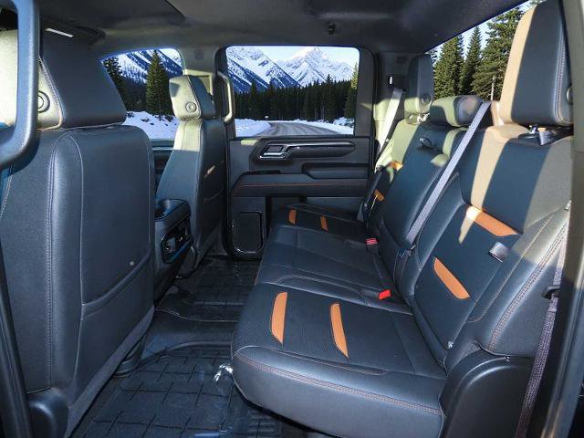 Used 2024 GMC Sierra 2500 AT4 image 17