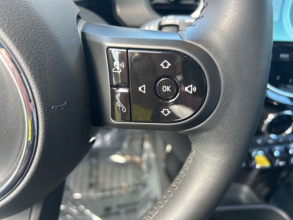 Used 2024 MINI Cooper SE image 17
