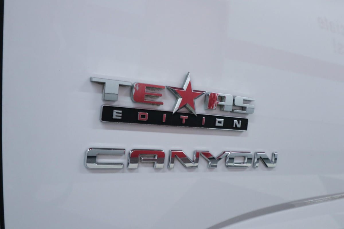 Used 2016 GMC Canyon SLE w/ SLE Convenience Package RWD image 36