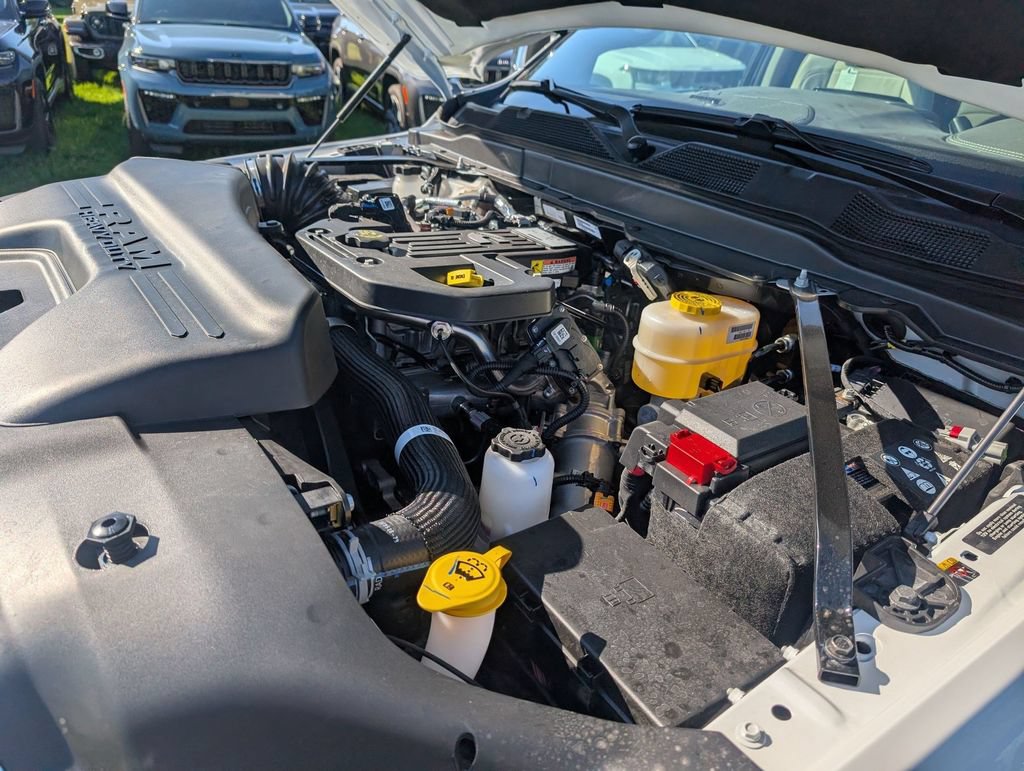 New 2026 RAM 3500 Laramie AWD/4WD image 33