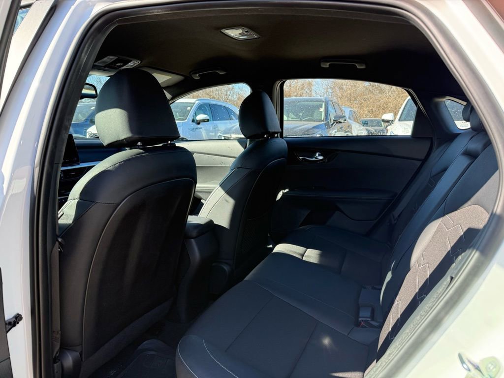 Certified 2023 Kia Forte GT-Line image 9