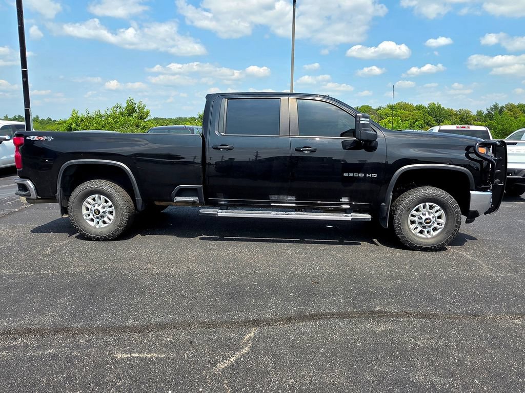 Used 2024 Chevrolet Silverado 2500 LT w/ Convenience Package AWD/4WD image 4