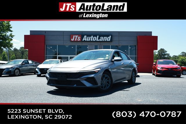 Used 2024 Hyundai Elantra SEL FWD image 1
