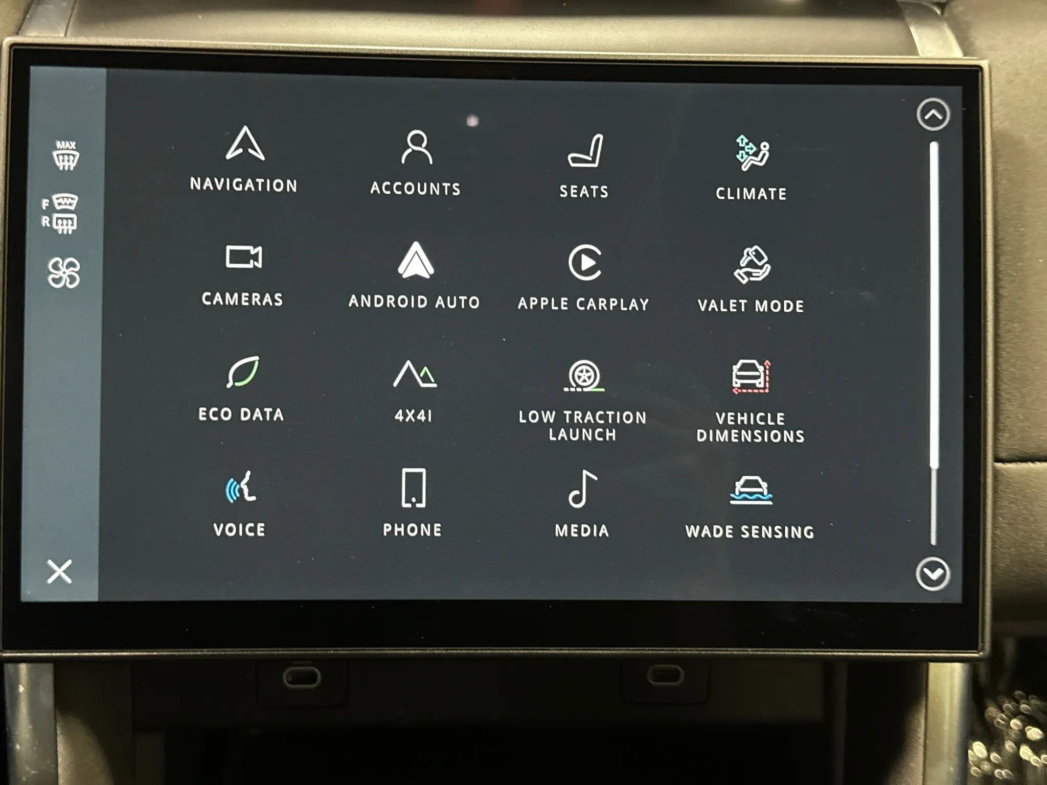 Used 2025 Land Rover Discovery Sport S image 40