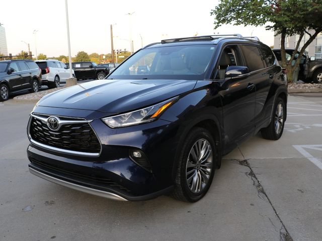 Used 2021 Toyota Highlander Platinum AWD/4WD image 3