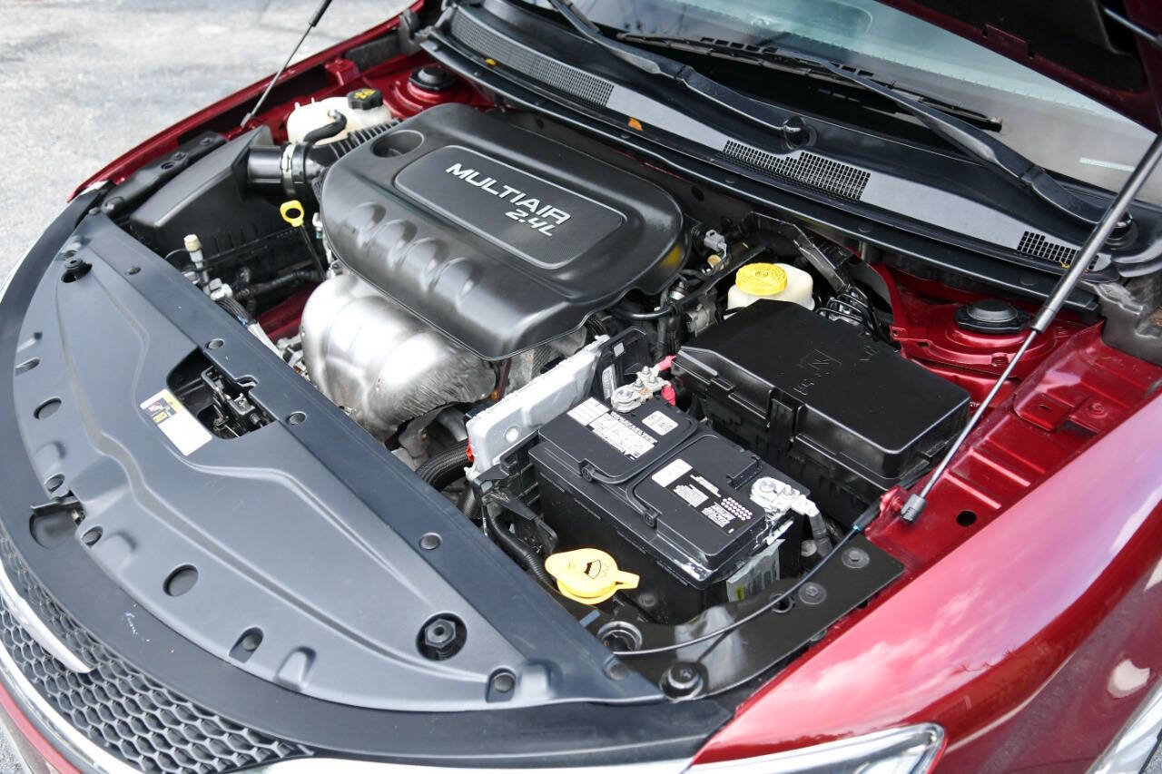 Used 2015 Chrysler 200 Limited FWD image 22