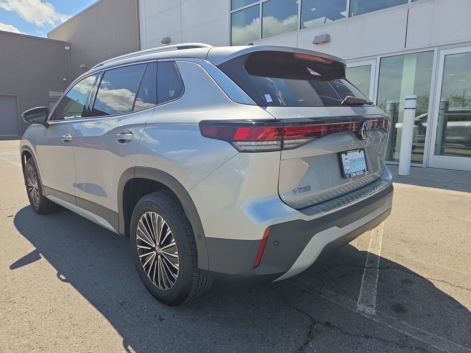 New 2026 Volkswagen Tiguan S AWD/4WD image 9