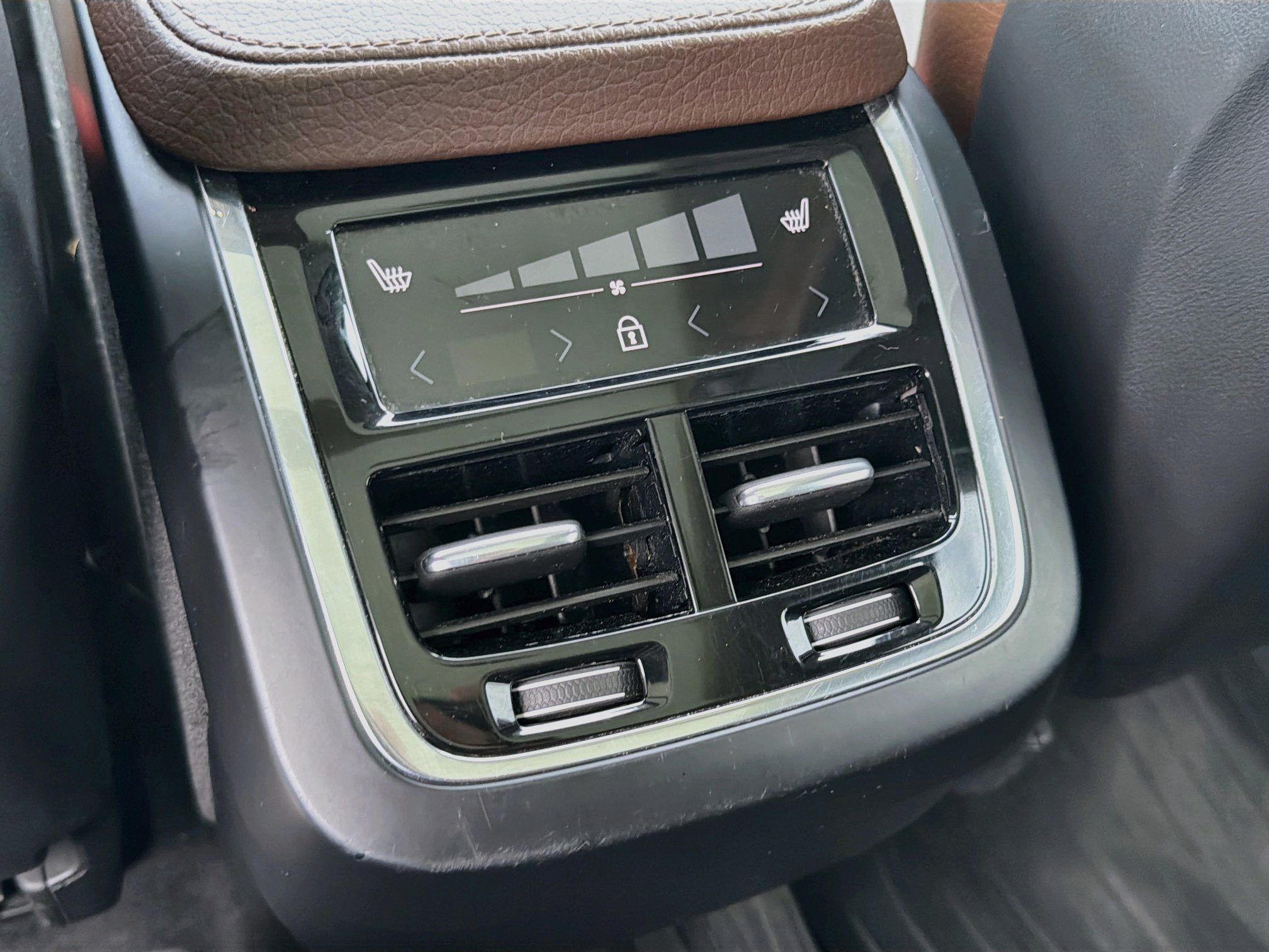 Used 2020 Volvo XC90 T6 Momentum w/ Protection Package Premier AWD/4WD image 21