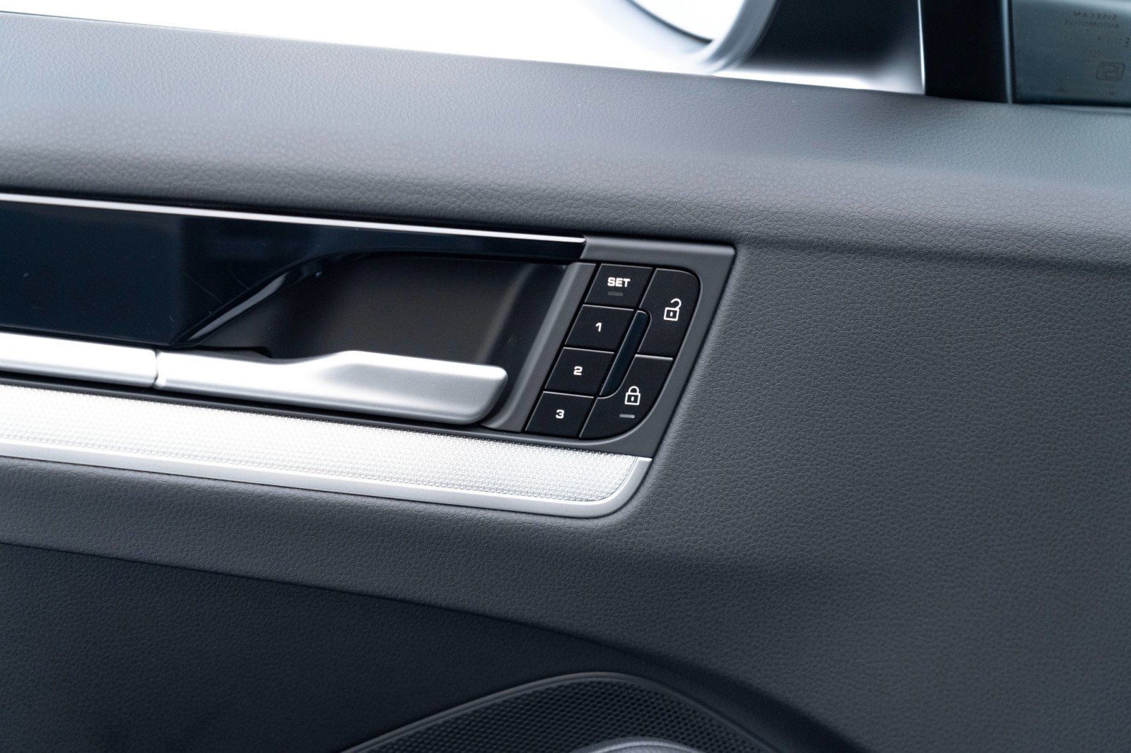 New 2026 Porsche Cayenne image 23