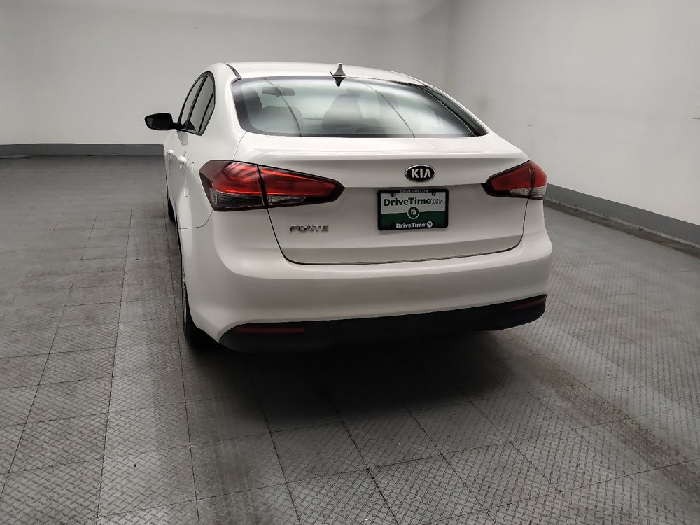 Used 2017 Kia Forte LX image 6
