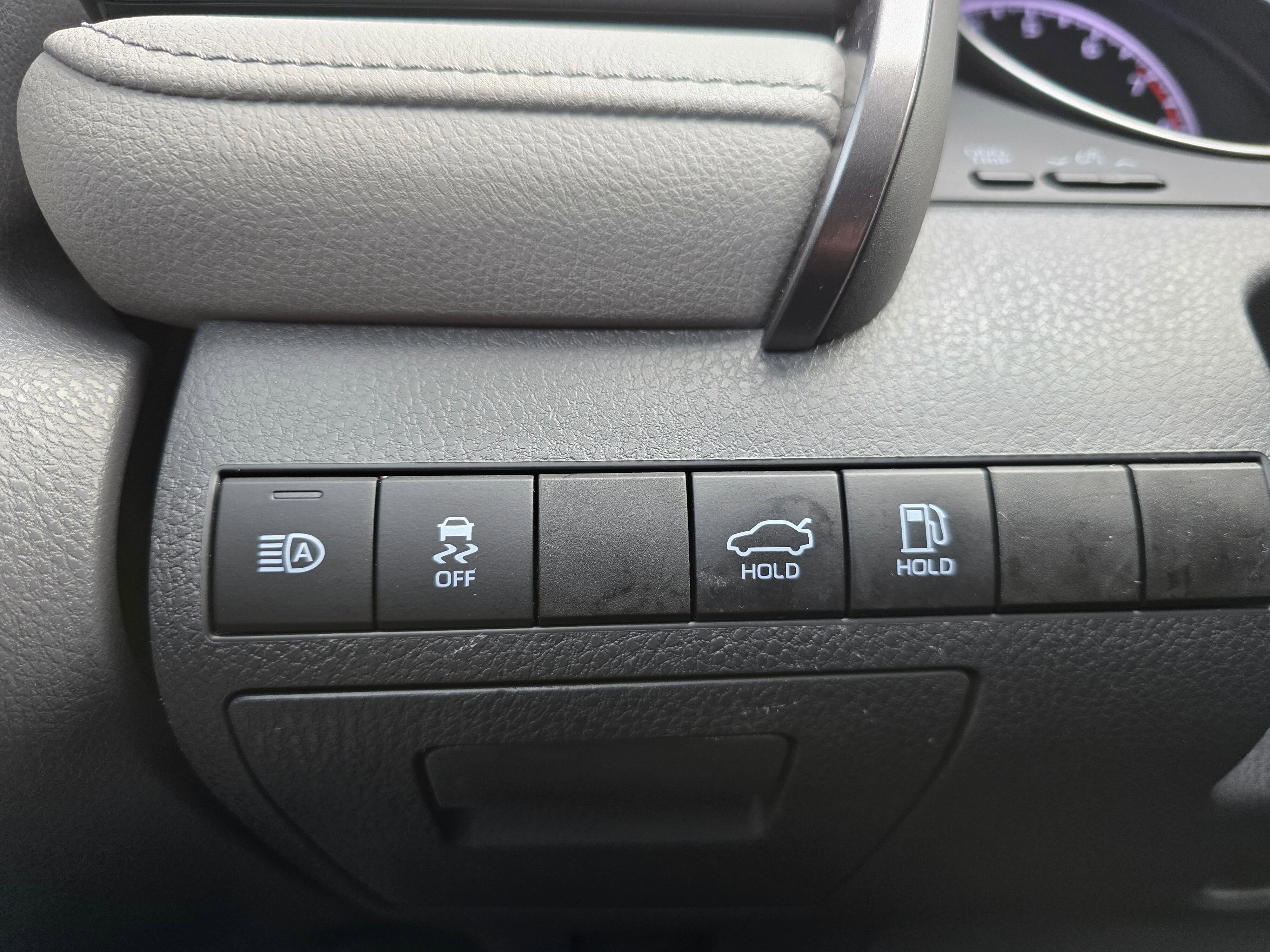 Used 2021 Toyota Camry LE w/ Carpet Mat Package (TMS) AWD/4WD image 23