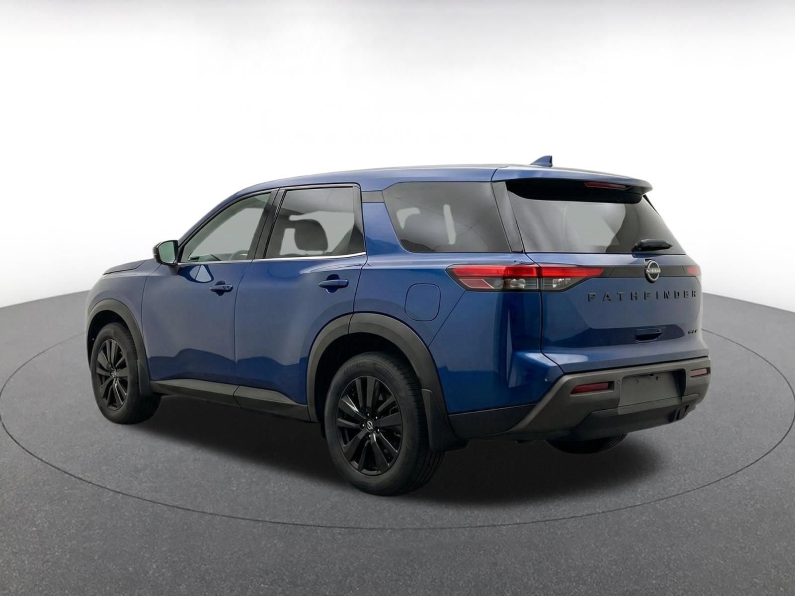 Used 2025 Nissan Pathfinder SV FWD image 7