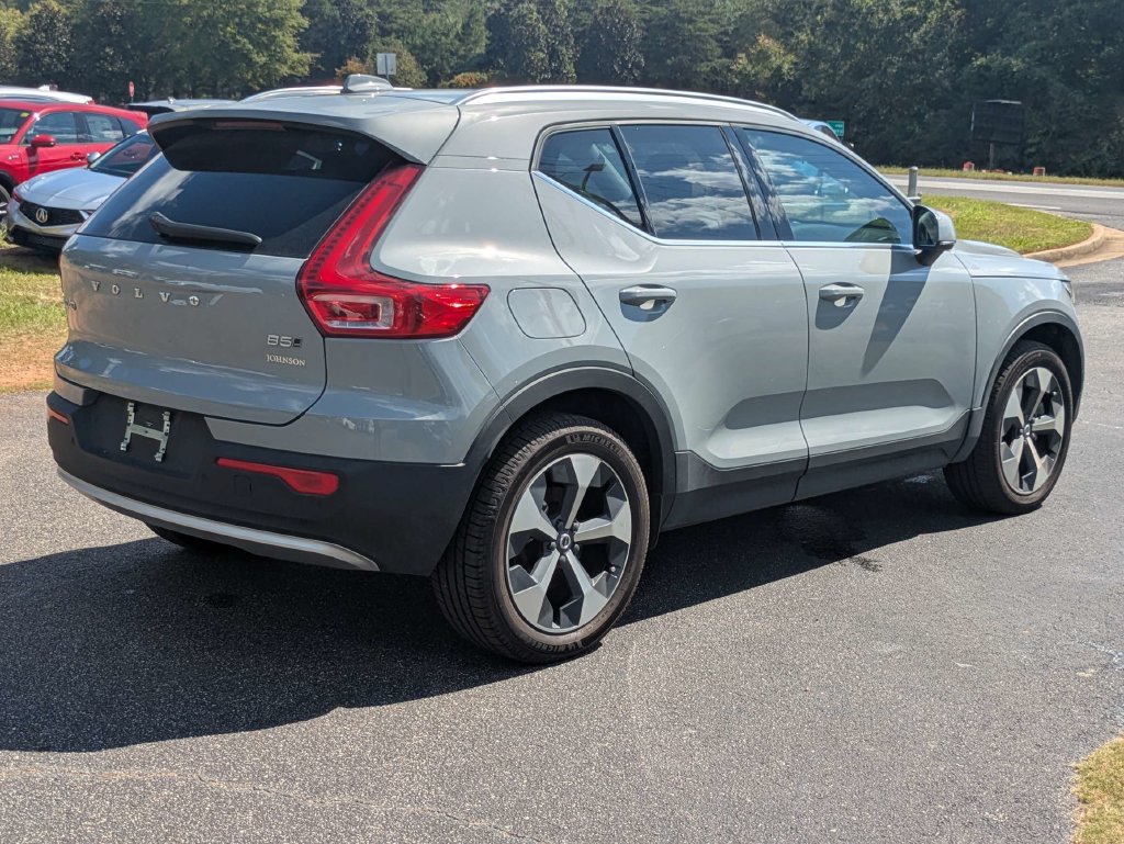 Used 2024 Volvo XC40 B5 Core AWD/4WD image 7