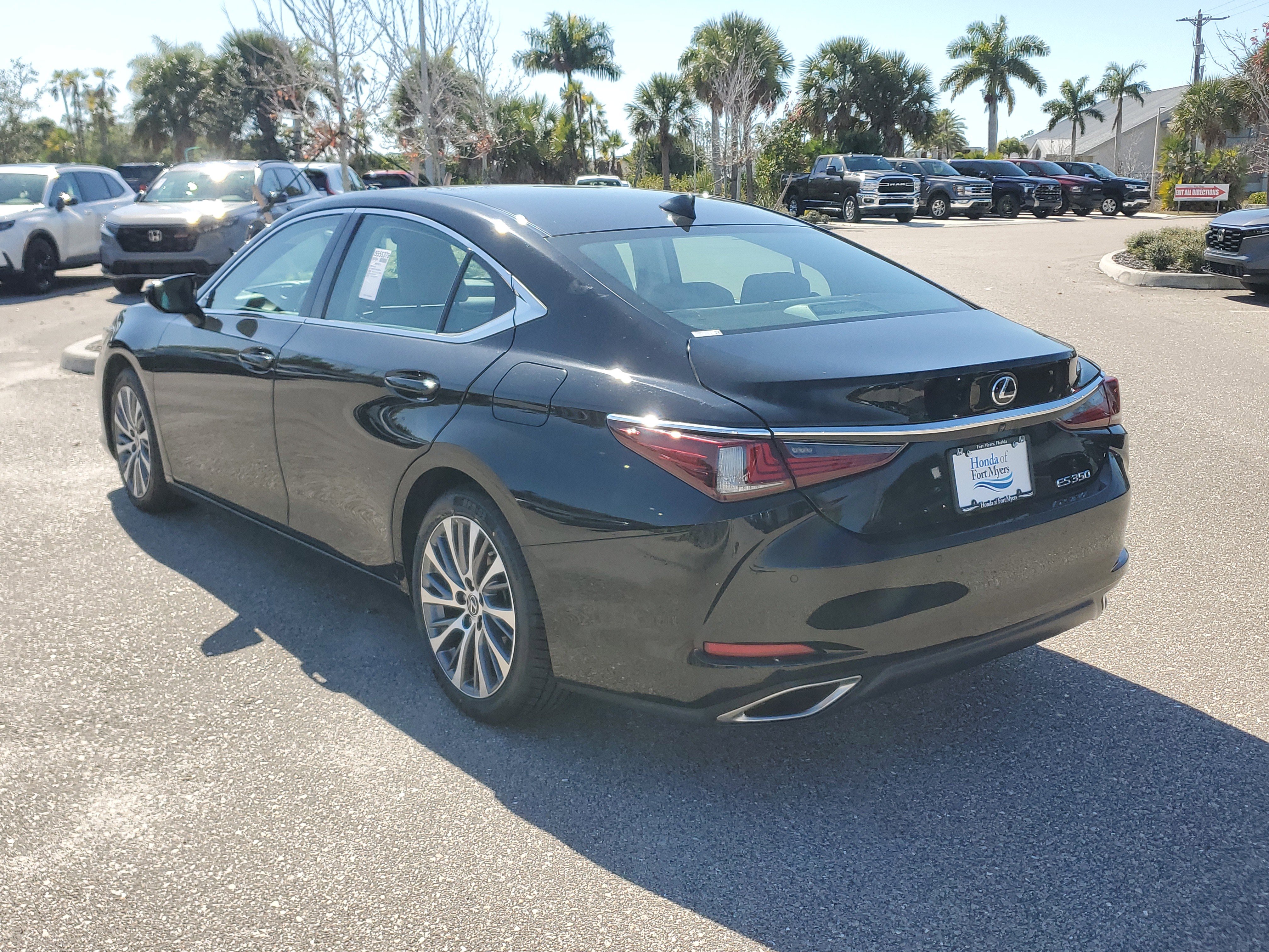 Used 2019 Lexus ES 350 w/ Premium Package image 4